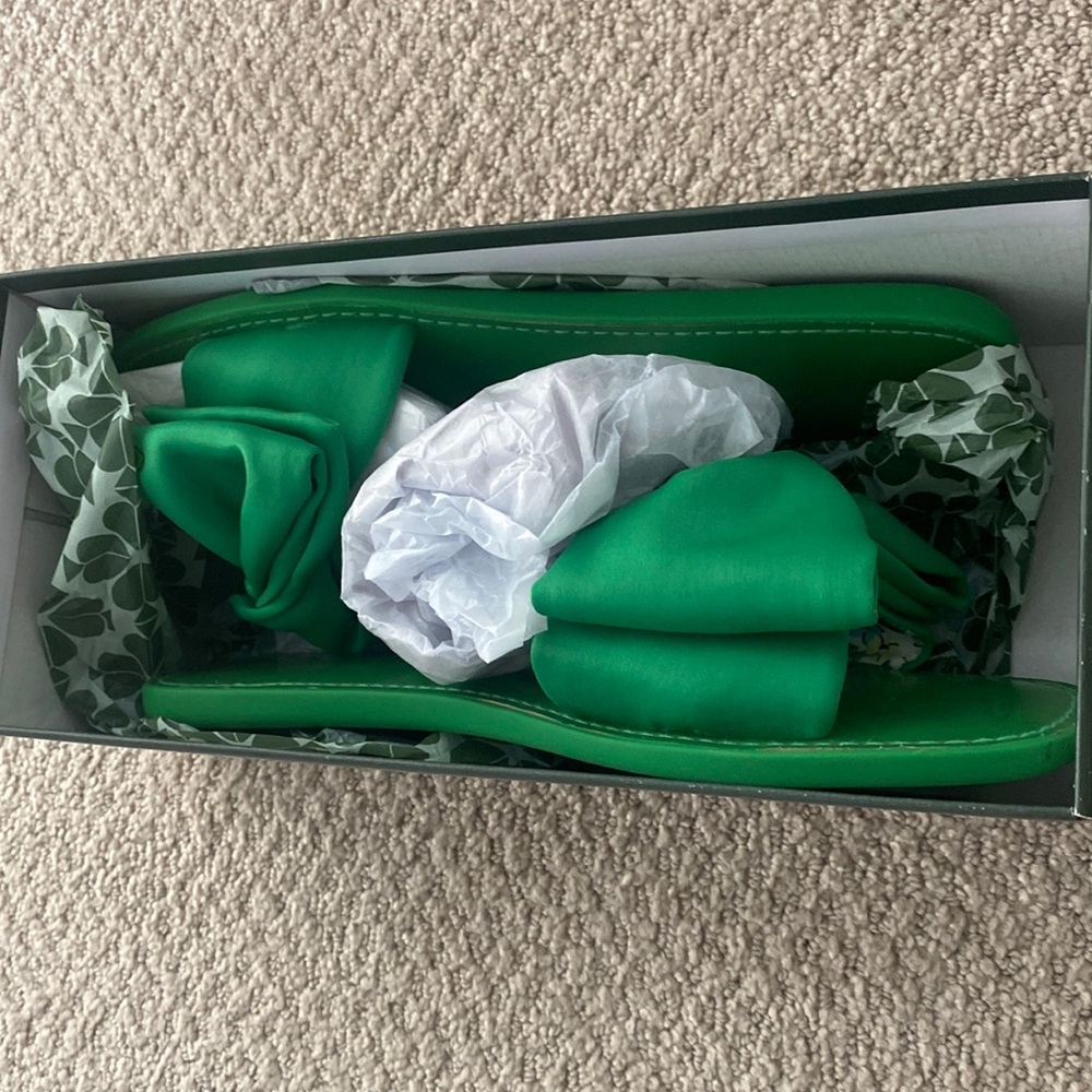 Kate Spade never worn green “Bikini Bow Slide Sandals”
